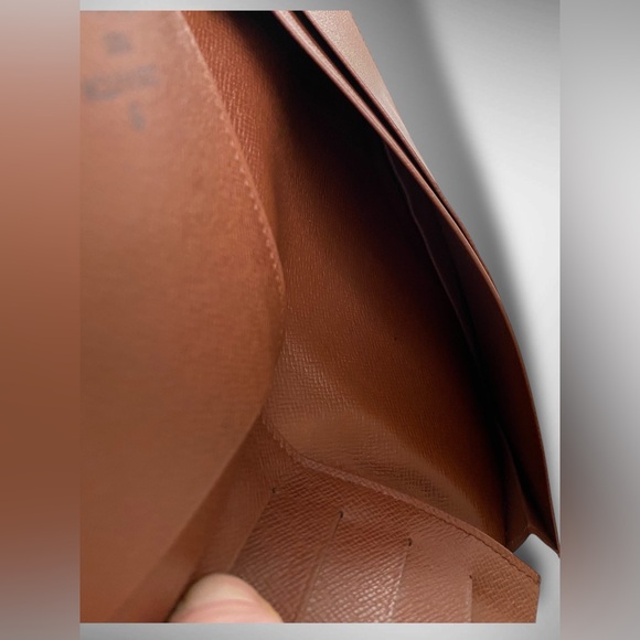 Louis Vuitton Monogram Porto Valeur Cult Credit Card/Billfold - Picture 13 of 16